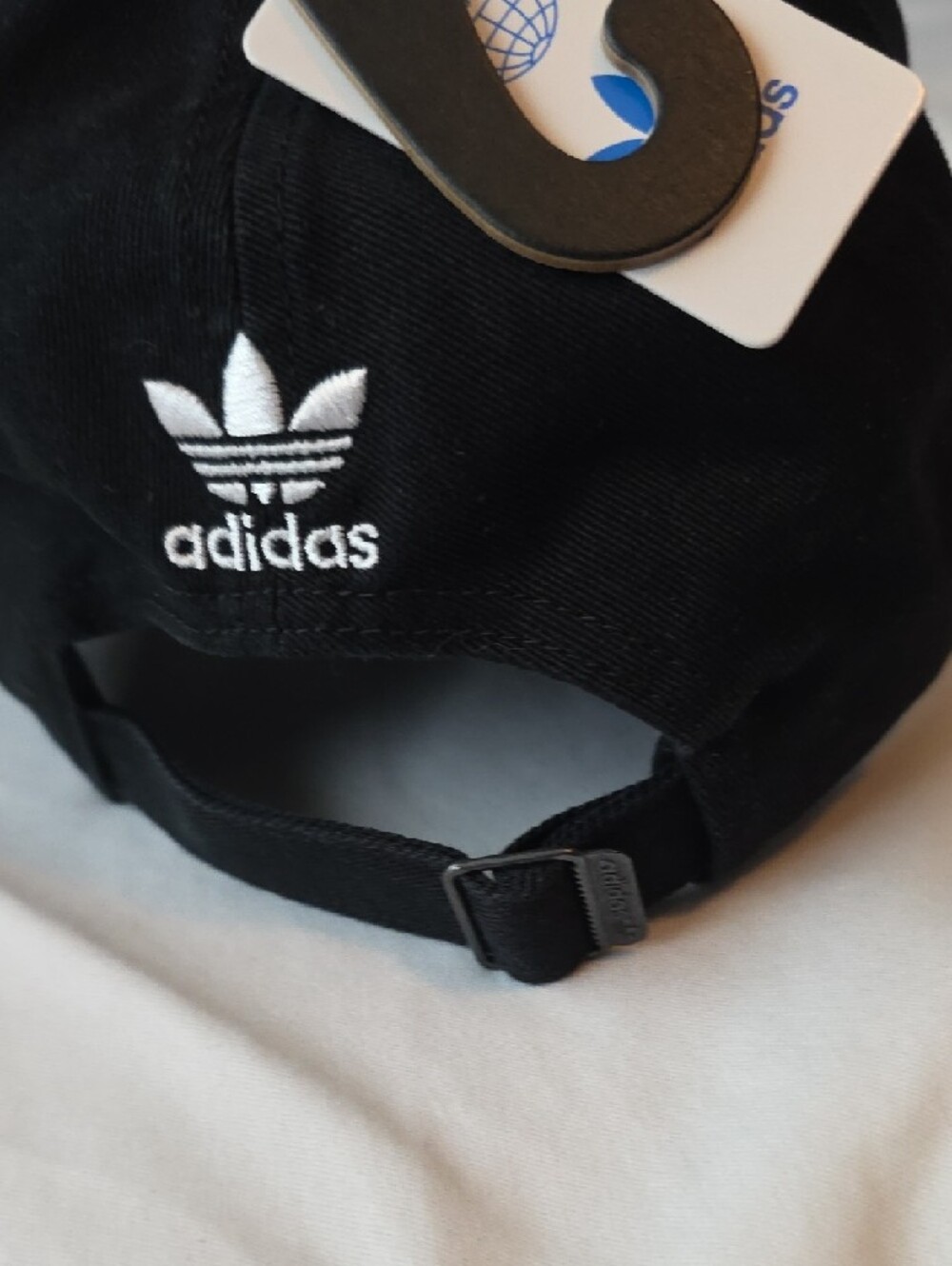 Adidas Womans Black Baseball Cap NWT - Picture 5 of 8